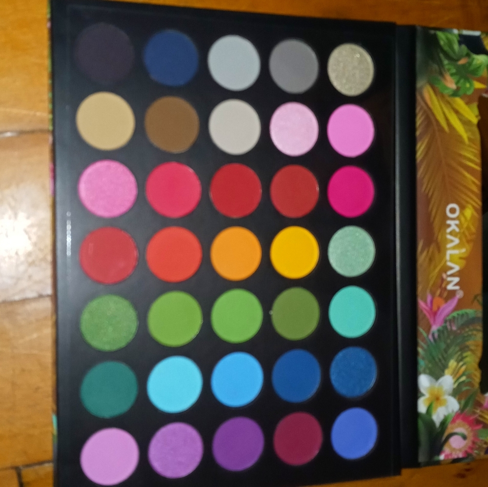 Makeup - Picture 11 of 16